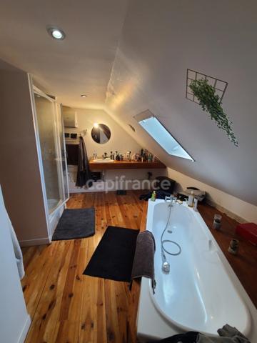 Maison avec piscine 10 pièces sur Loches (37)