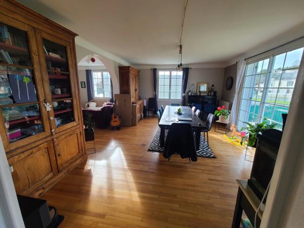 Maison avec piscine 10 pièces sur Loches (37)