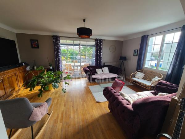 Maison avec piscine 10 pièces sur Loches (37)