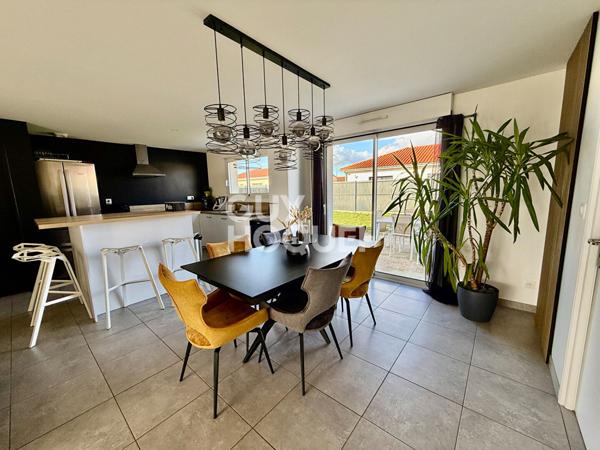 LES MARTRES D'ARTIERES - Plain pied de 2022, 3 chambres jardin et garage