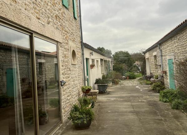 Maison à vendre    5 pièces •  Saint-Pierre-d'Oléron