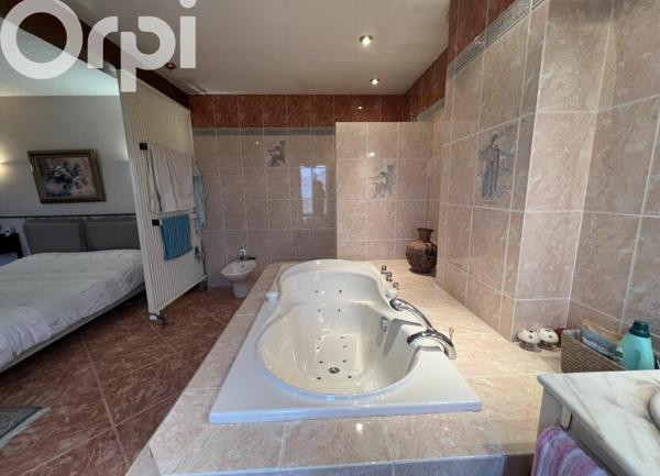 Maison à vendre    5 pièces •  Saint-Pierre-d'Oléron