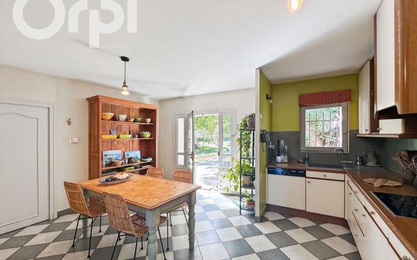 Maison à vendre    8 pièces •  Aubenas