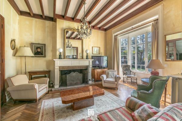 Maison 9 pièce(s) 6 chambre(s) 249.03 m²