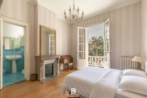 Maison 9 pièce(s) 6 chambre(s) 249.03 m²