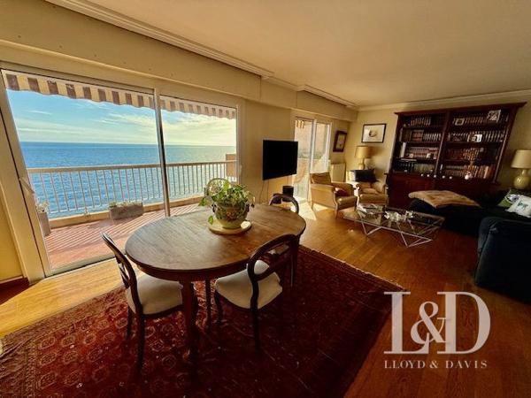 DUPLEX ACCES DIRECT A LA MER