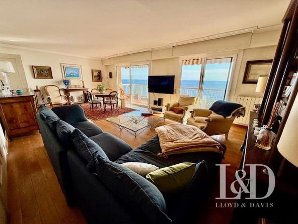 DUPLEX ACCES DIRECT A LA MER