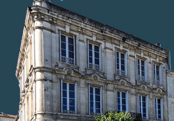 Hôtel particulier de caractère au cœur de COGNAC (16)