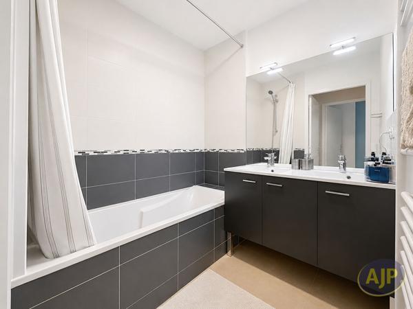 Appartement à vendre Vezin Le Coquet - 4 pièces, 80m² avec 3 chambre(s) à 271 700€ - AJP Immobilier Pacé