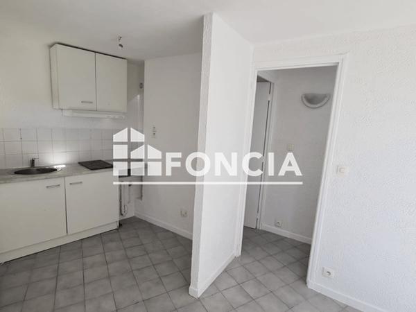 Location Appartement 2 pièces 28.46 m² - 2 RUE STE EUGENIE Nimes 30000