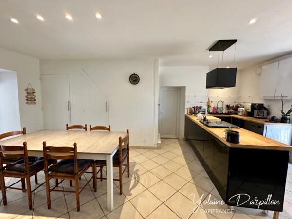Longère offrant 4/5 chambres - MONTAIGU VENDEE (85)