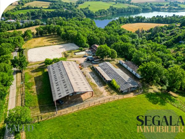 Monestiés (81640) Propriété équestre avec gîtes – 275 m² habitables – Terrain de 43 474 m²