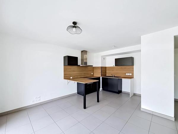 À vendre joli T2 récent avec Garage MESSERY (74)