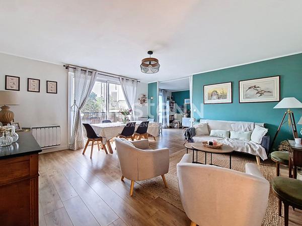 À vendre : appartement spacieux de 5 pièces à Saint Cyr l'École proche Gare avec balcon et parkings