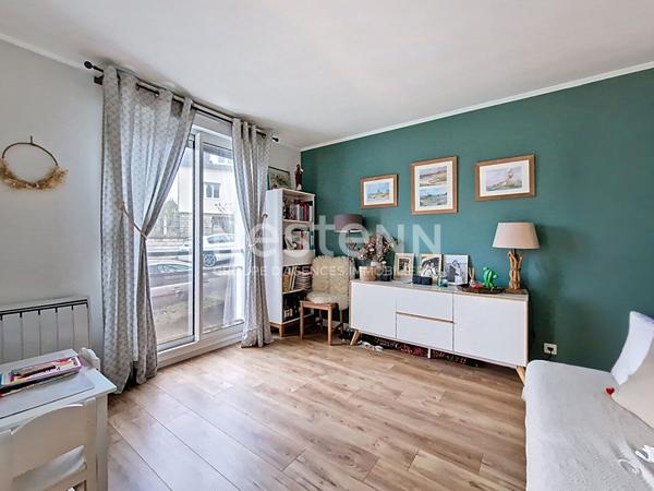 À vendre : appartement spacieux de 5 pièces à Saint Cyr l'École proche Gare avec balcon et parkings