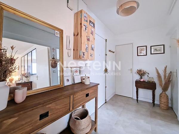 À vendre : appartement spacieux de 5 pièces à Saint Cyr l'École proche Gare avec balcon et parkings