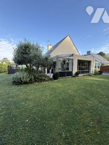 A VENDRE PLOEREN LUSCANEN MAISON CONTEMPORAINE + PISCINE