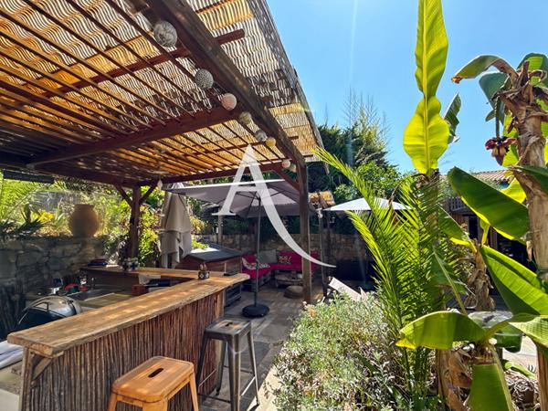 Co-Exclusivité - CANNES - VILLA FAMILIALE 200m² AVEC PISCINE ET 3 DÉPENDANCES À 5 MINUTES DE LA CROISETTE