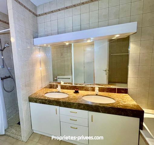 Appartement 3 pièces 90 m2, 530m2 de jardin, piscine