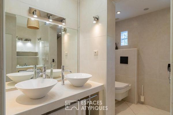 Duplex contemporain, comme une maison proche du centre ville