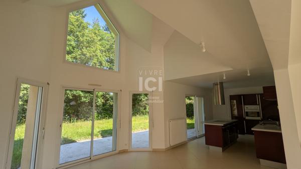 Maison en location meublée à  La Chapelle Sur Erdre 4 pièce(s) 101 m2