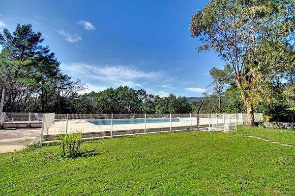 A VENDRE ! Maison 170 m² avec piscine et garage + appartement indépendant 80 m² à Callas