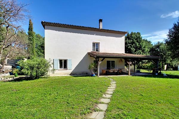 A VENDRE ! Maison 170 m² avec piscine et garage + appartement indépendant 80 m² à Callas