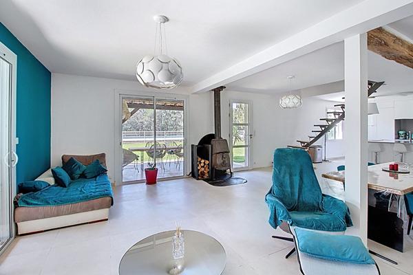 A VENDRE ! Maison 170 m² avec piscine et garage + appartement indépendant 80 m² à Callas