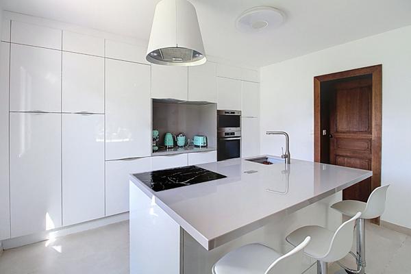 A VENDRE ! Maison 170 m² avec piscine et garage + appartement indépendant 80 m² à Callas