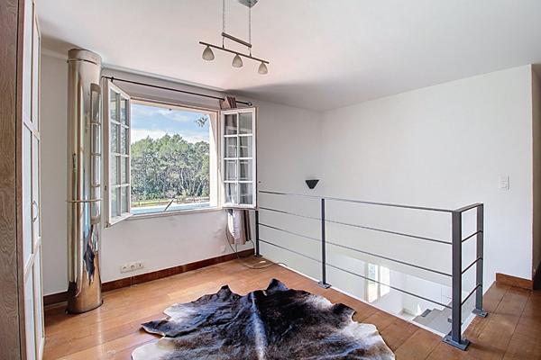 A VENDRE ! Maison 170 m² avec piscine et garage + appartement indépendant 80 m² à Callas