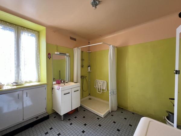 Maison à vendre |  Saint-Éloi |  6 pièces | 132 m²