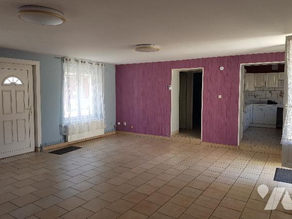 Plain pied de 76 m² habitable proche du centre ville avec garage.