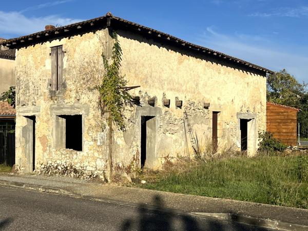 Grange à aménager avec jardin – ANTAGNAC, Bourg