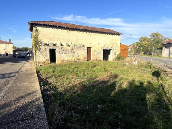 Grange à aménager avec jardin – ANTAGNAC, Bourg