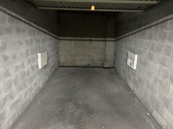 Garage - rue Challemel Lacour