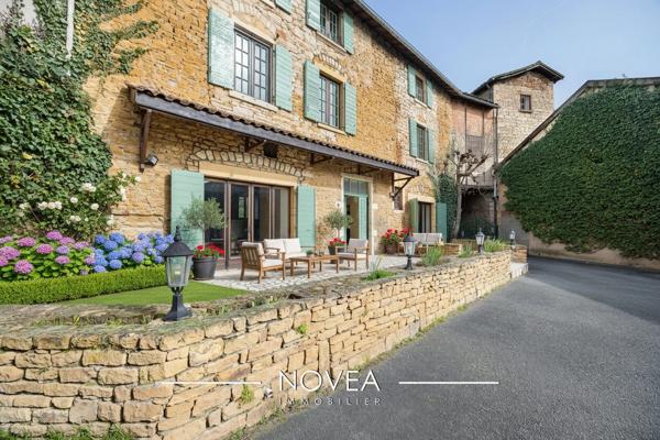 Maison de caractère rénovée – 260 m² – 5 chambres – Terrasse – Proche commodités