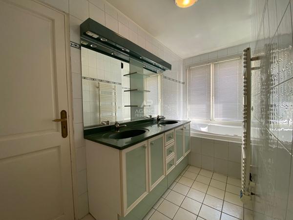 Appartement Pontoise 3 pièce(s) 58.57 m2 Loyer 1 100 €/mois charges comprises **  - Référence  MG11253