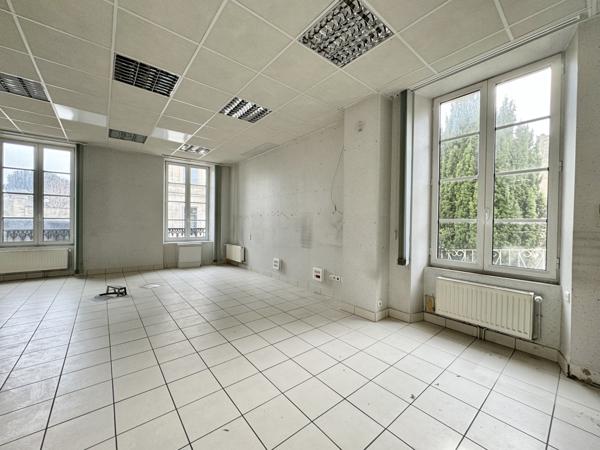 Charmante maison en pierre de taille au cœur de JARNAC (16) Jarnac (16200)