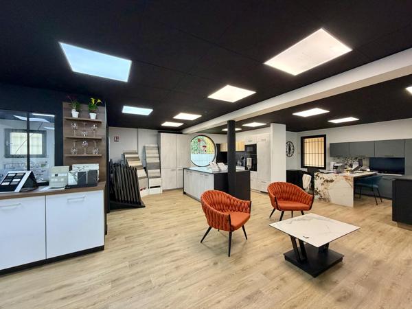 Local commercial 110 m² entièrement rénové – Axe très passant direction Andelnans