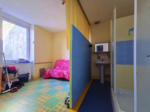 Un duplex lumineux avec grand jardin privatif, garage et vue dominante sur Bédarieux.