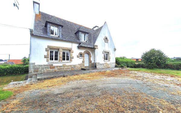 Maison à vendre    6 pièces •  Lanmeur