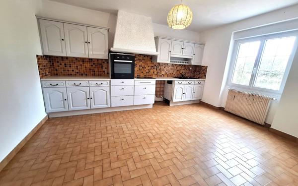 Maison à vendre    6 pièces •  Lanmeur