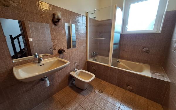 Maison à vendre    6 pièces •  Lanmeur