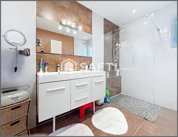 Maison d'environ 100 m2 avec vue sur la vallée