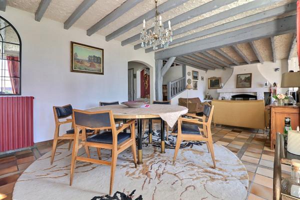 Maison familiale de 8 pièces avec piscine à Saint Leu La Forêt - Réf. 11681