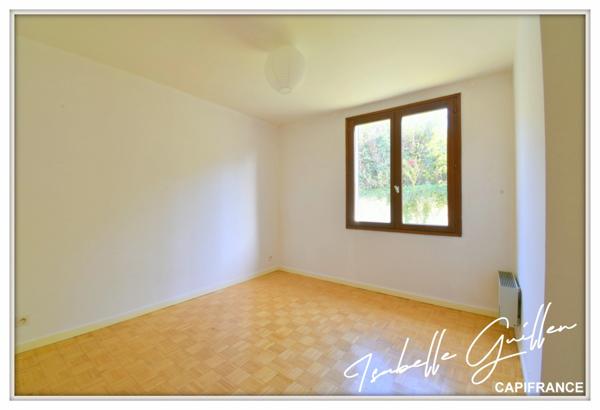 Dpt Cher (18), à vendre CULAN maison P6 de 145,2 m² - Terrain de 3 110,00 m² - Plain pied