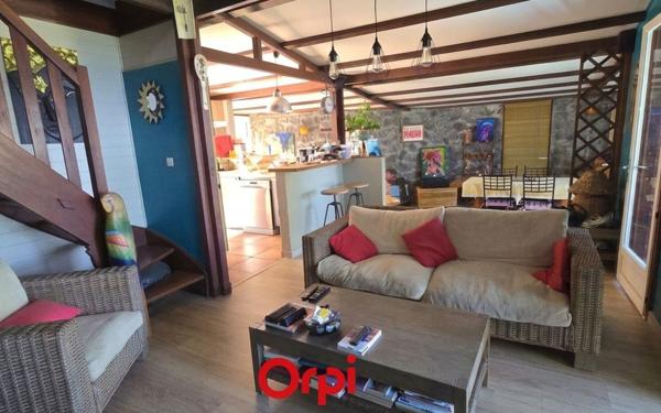 Maison à vendre    6 pièces • 118 m2 Saint-Leu