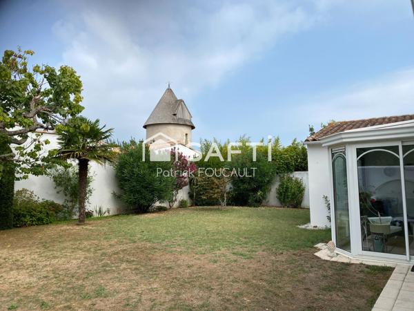 Maison Plain Pied + double garage sur terrain clos