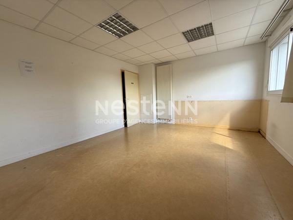 LOCMINE CENTRE-VILLE - Local tertiaire de 292 m² lumineux et fonctionnelle à vendre