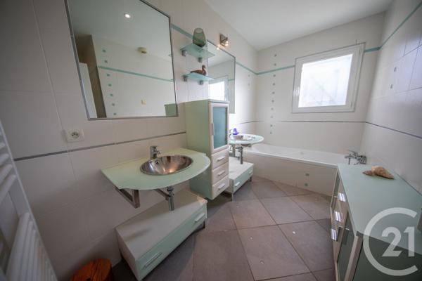 Maison à vendre  5 pièces - 98,50 m2 LE TAILLAN MEDOC - 33